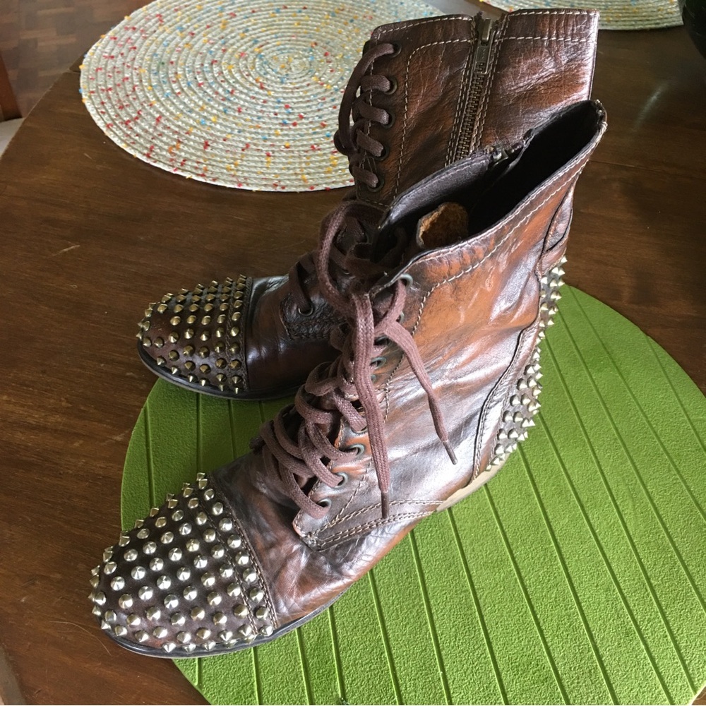 Steve Madden Tarnney studded leather combat boots size 7.5